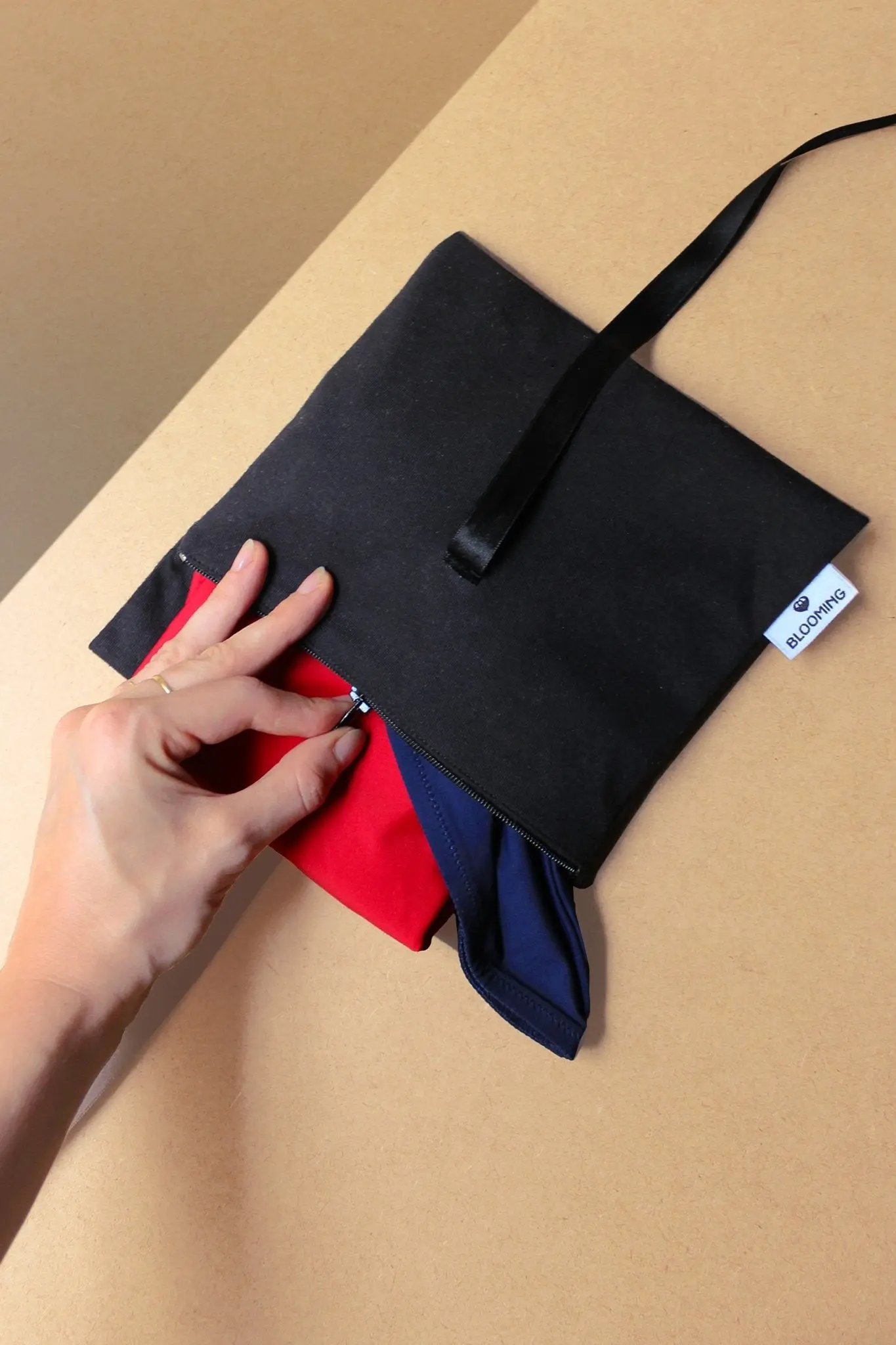 Pochette de transport pour culottes menstruelles étanche - Image 3